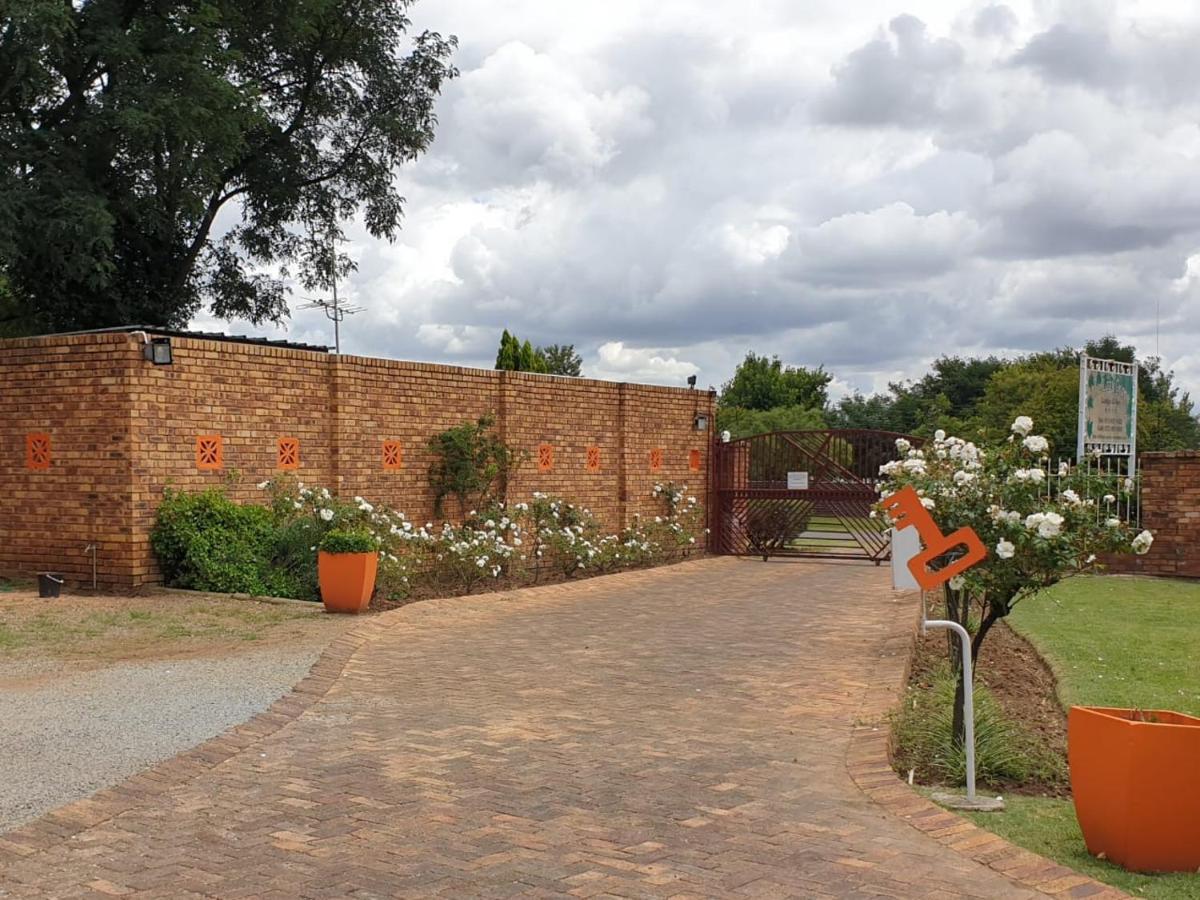 The Lazy Grape Guest Lodge & Spa Benoni Zewnętrze zdjęcie